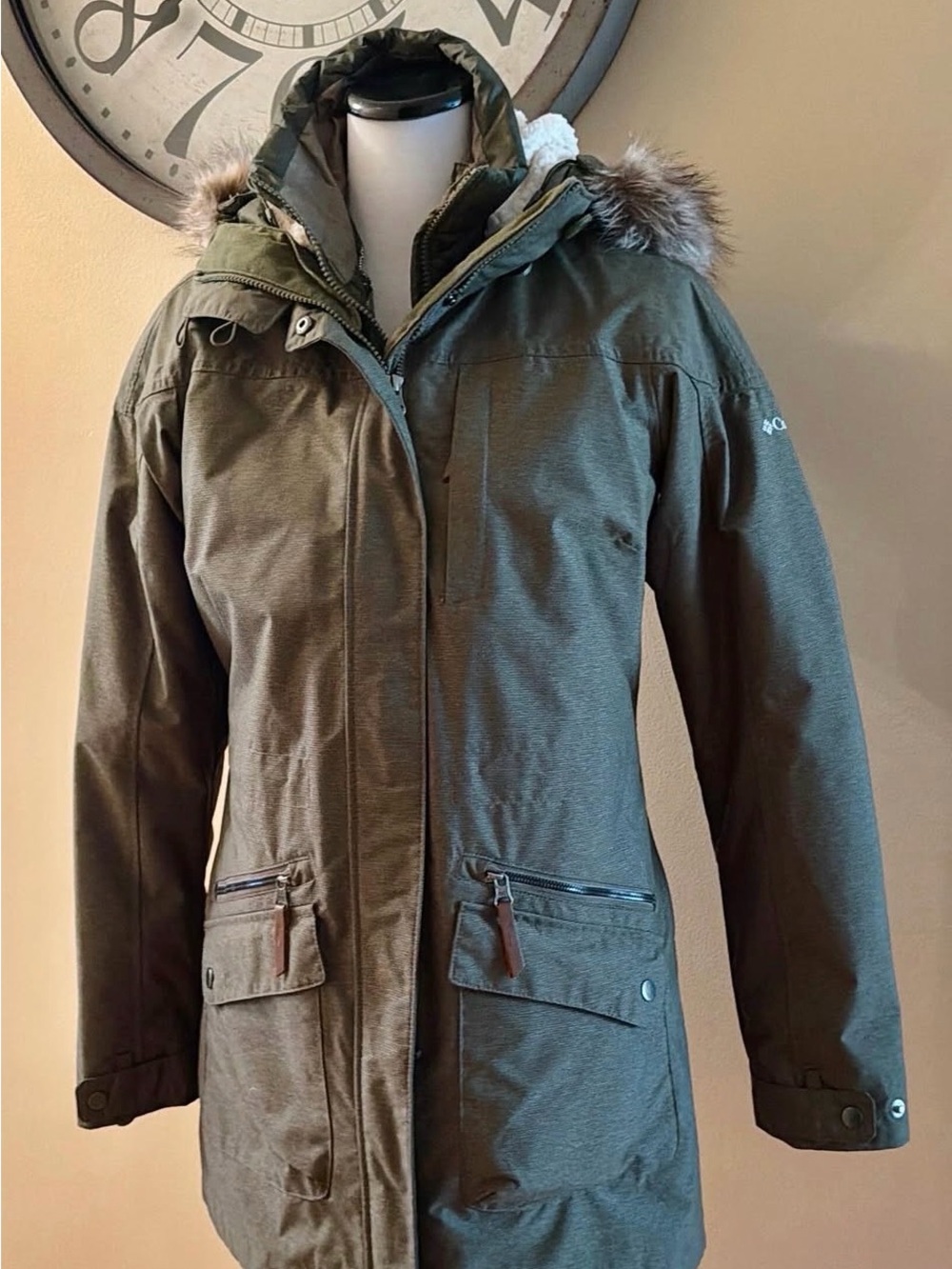 Columbia Olive Green Women's Insulated Parka with Faux Fur Hood